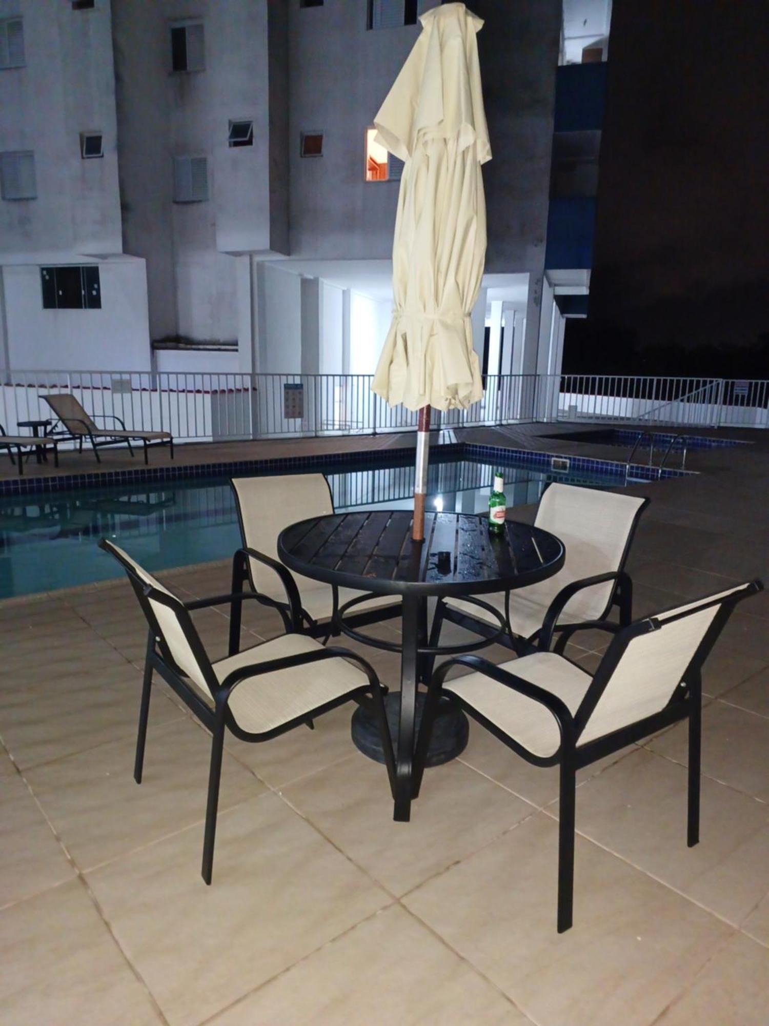 Conforto E Excelente Localizacao Em - Pereque-acu Apartamento